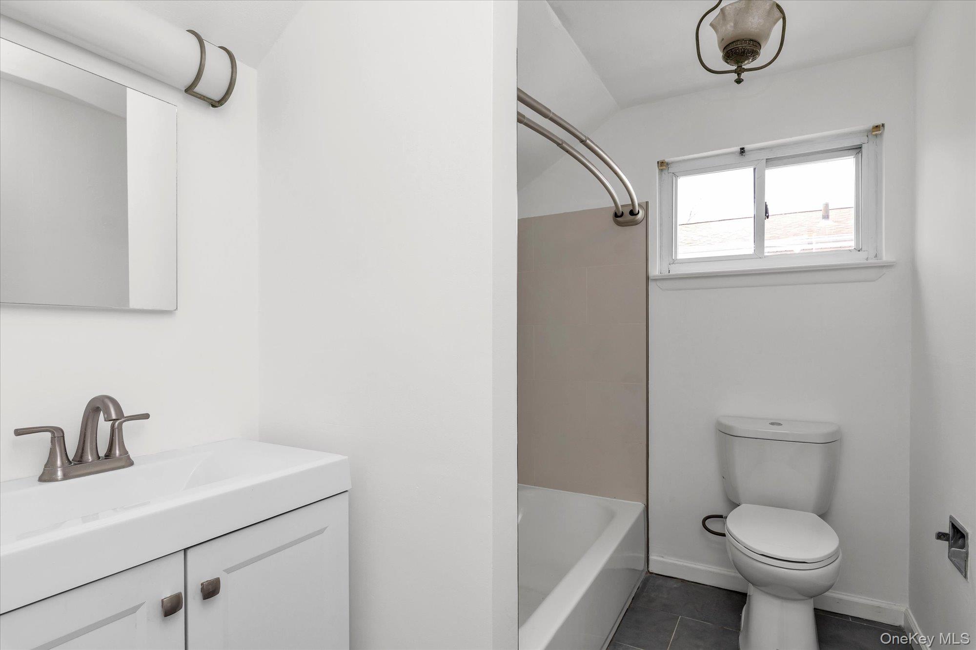 2461 Merrick Avenue Merrick, NY 11566 - Photo 11 of 30