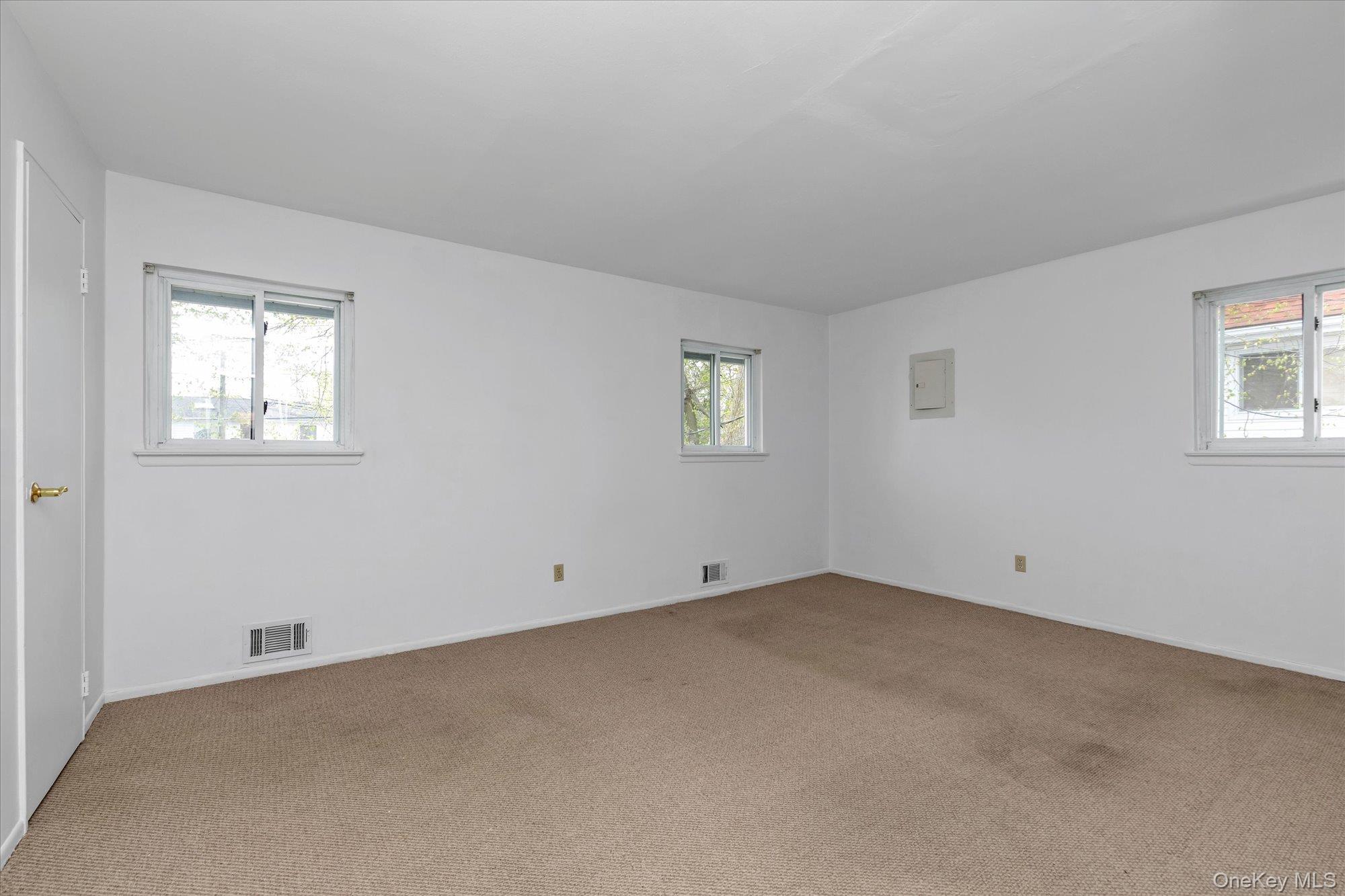 2461 Merrick Avenue Merrick, NY 11566 - Photo 12 of 30