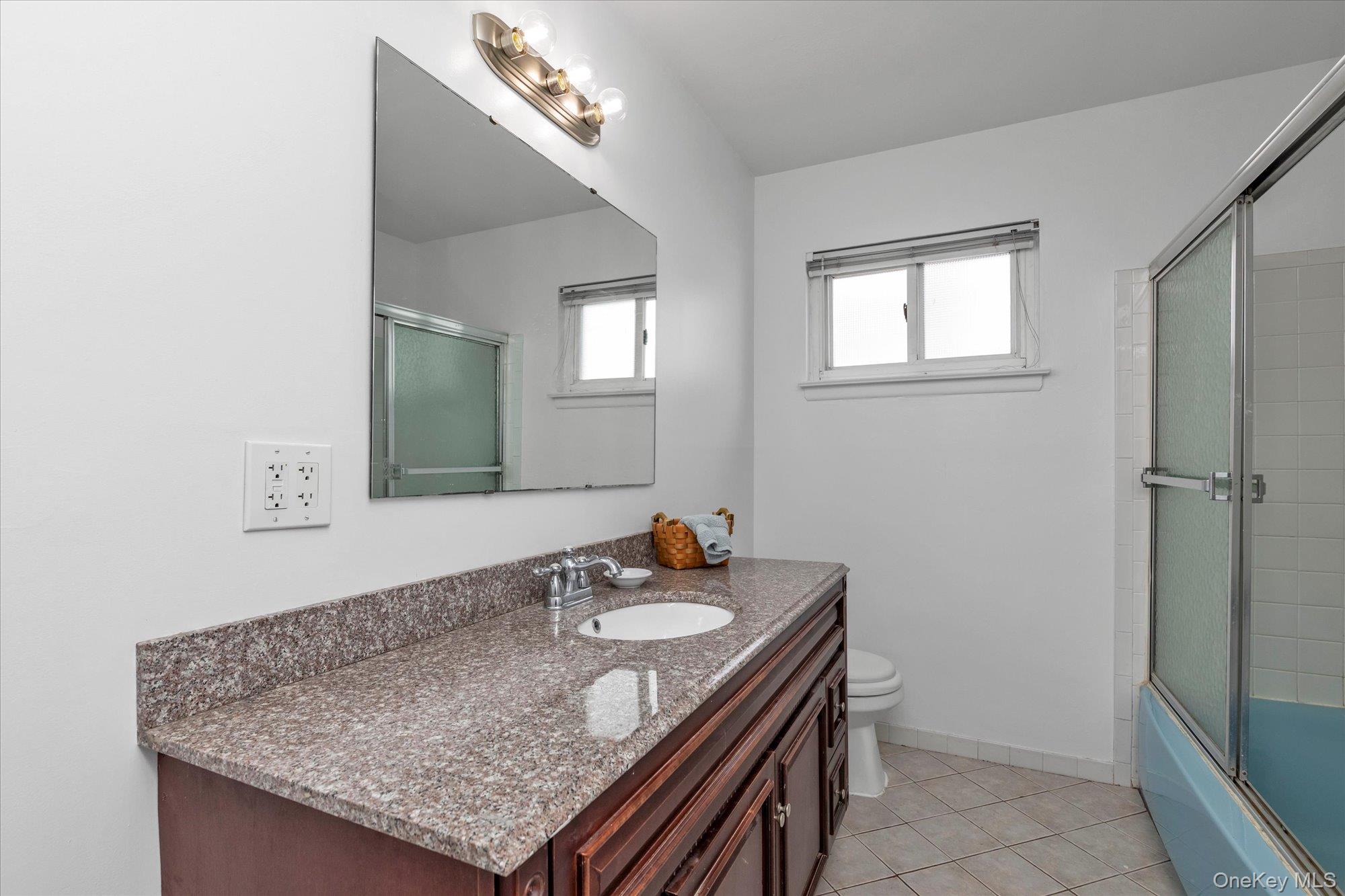 2461 Merrick Avenue Merrick, NY 11566 - Photo 15 of 30