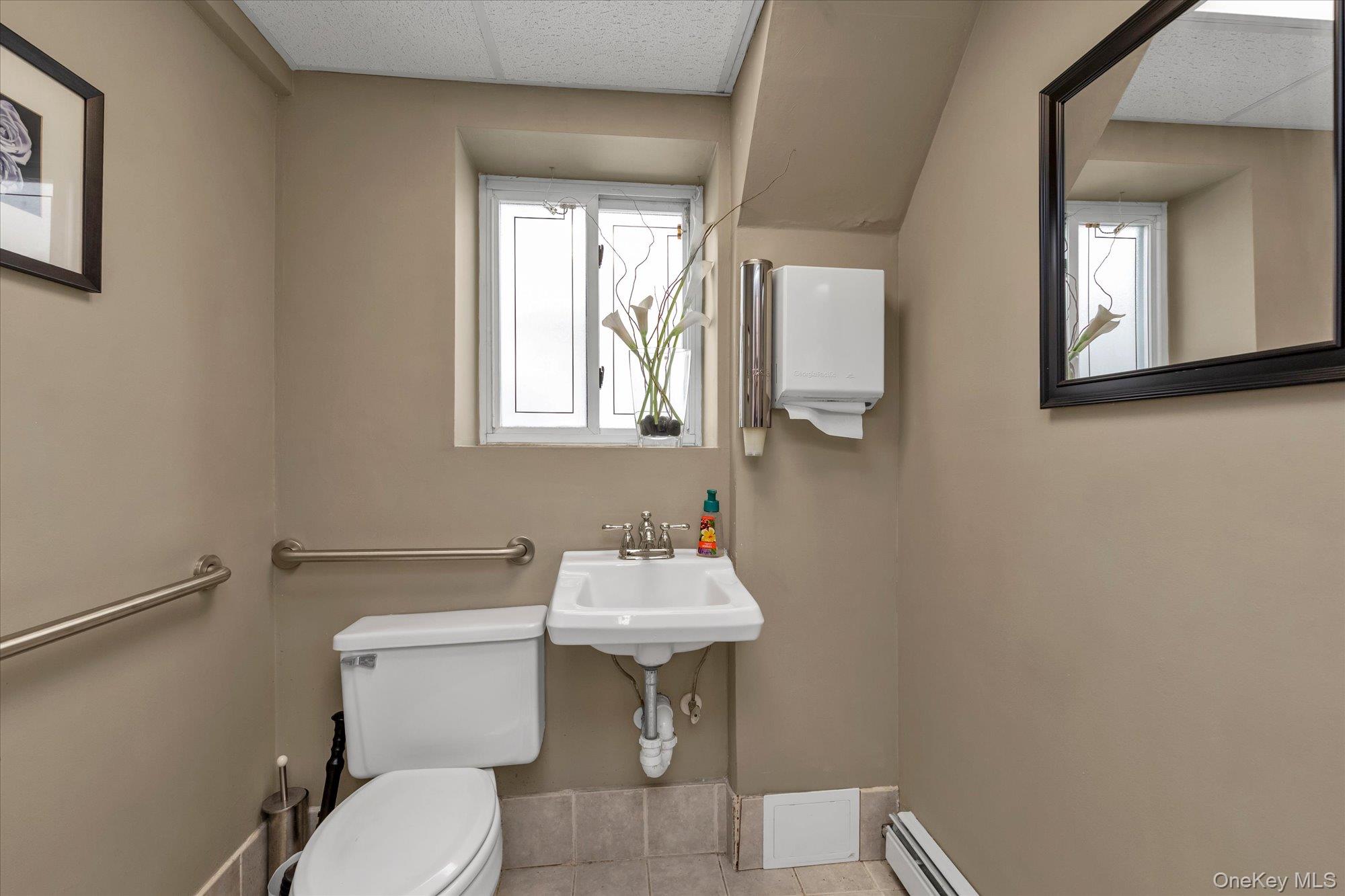 2461 Merrick Avenue Merrick, NY 11566 - Photo 26 of 30