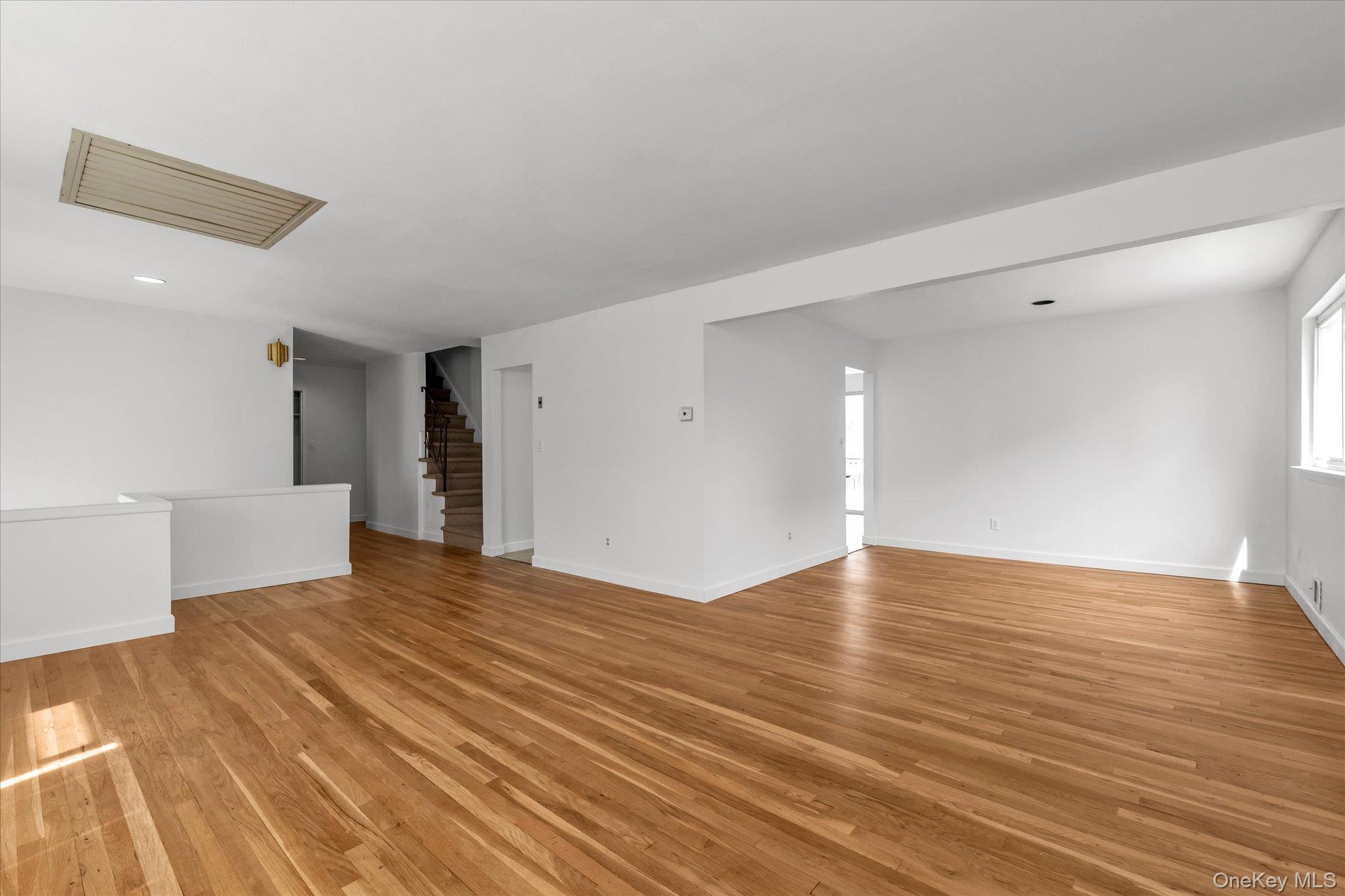 2461 Merrick Avenue Merrick, NY 11566 - Photo 4 of 30