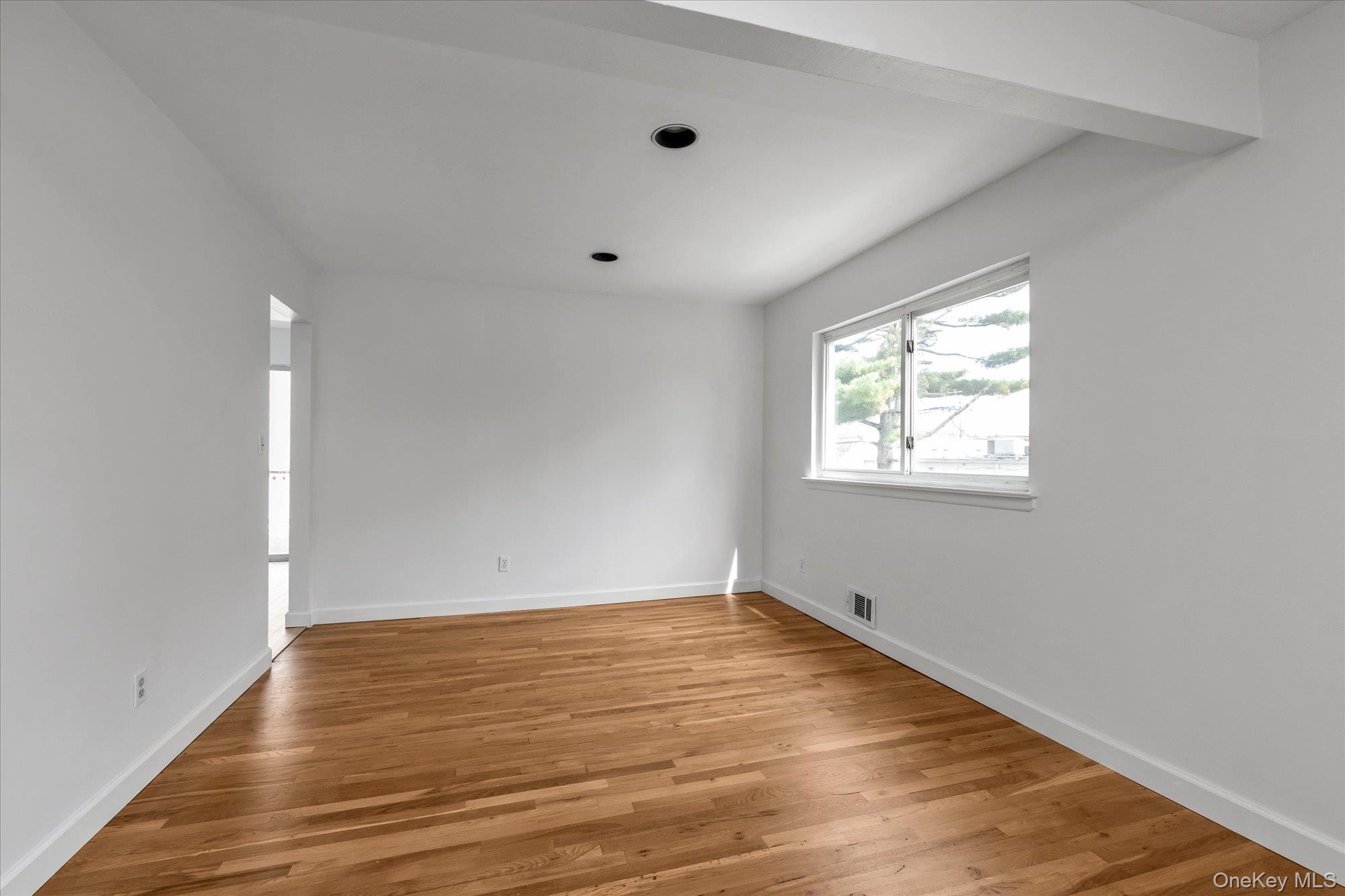 2461 Merrick Avenue Merrick, NY 11566 - Photo 6 of 30
