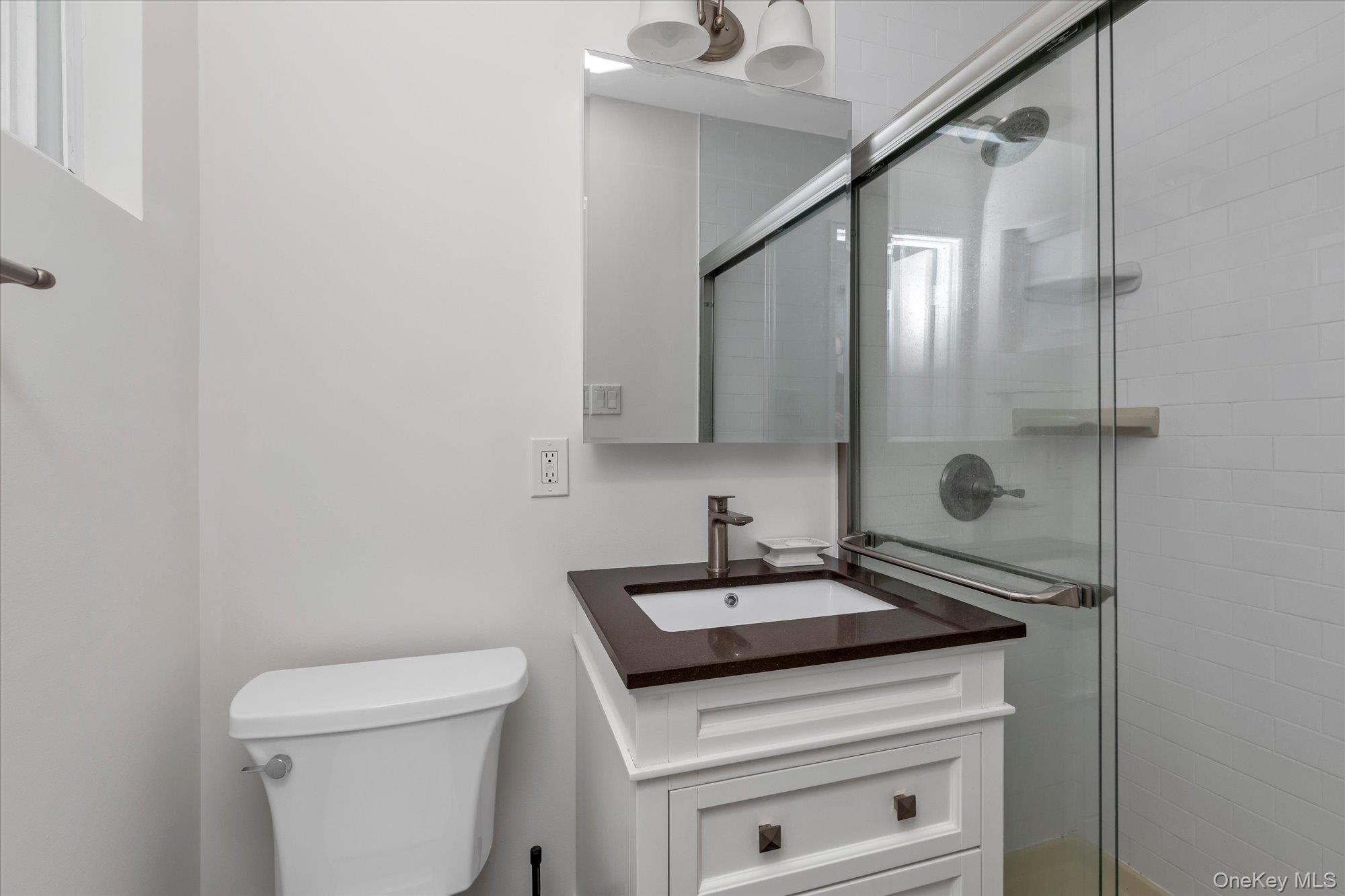 2461 Merrick Avenue Merrick, NY 11566 - Photo 10 of 30