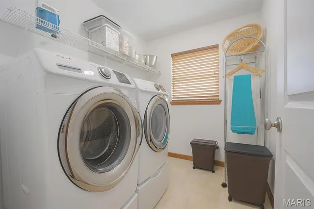 $369,900 | 9205 Ebbie Drive, Brighton, IL 62012