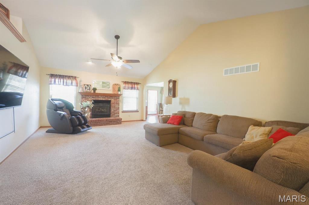 9205 Ebbie Drive Brighton, IL 62012 - Photo 6 of 32