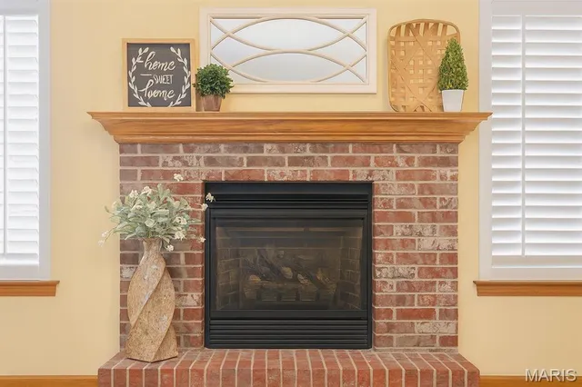 $369,900 | 9205 Ebbie Drive, Brighton, IL 62012