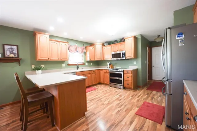 $369,900 | 9205 Ebbie Drive, Brighton, IL 62012