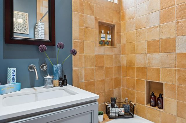 a view of sitting area with furniture