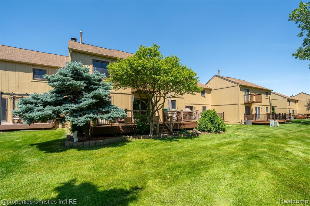 2163 Rochelle Park Drive Rochester Hills, MI 48309 - Photo 33 of 35