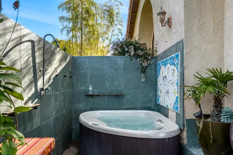 $1,095,000 | 555 Camino De La Aldea, Santa Barbara, CA 93111