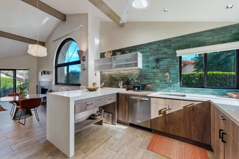 $1,095,000 | 555 Camino De La Aldea, Santa Barbara, CA 93111