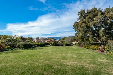 $1,095,000 | 555 Camino De La Aldea, Santa Barbara, CA 93111