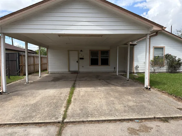 $150,000 | 619 Burke Road, Pasadena, TX 77506