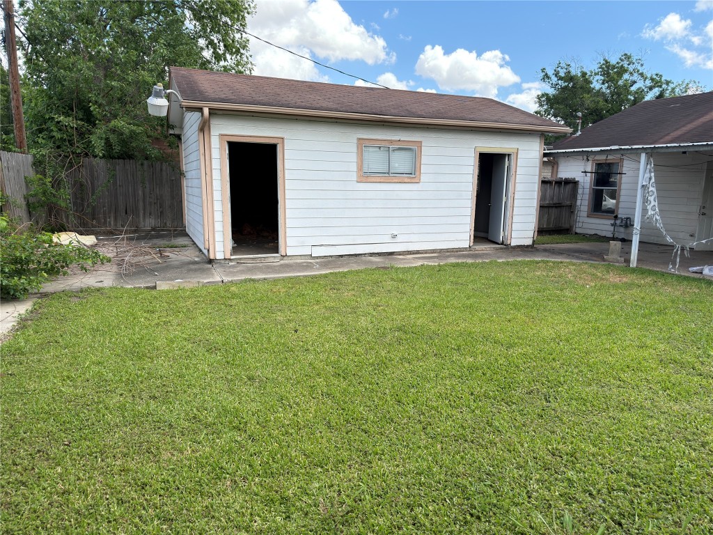 619 Burke Road Pasadena, TX 77506 - Photo 15 of 23 SEPARATE BBUILDING