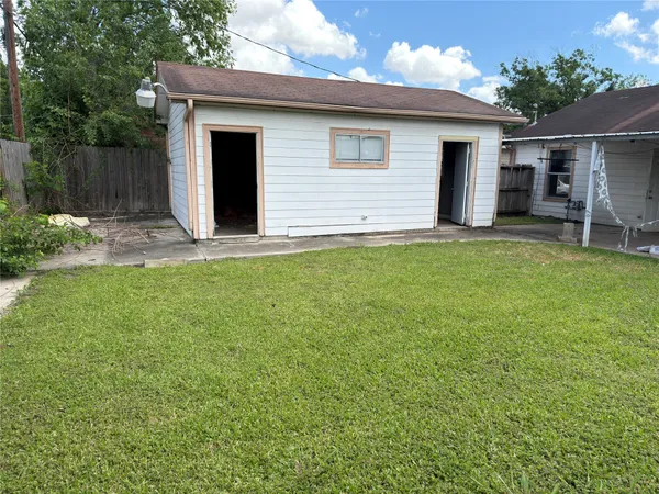 $150,000 | 619 Burke Road, Pasadena, TX 77506