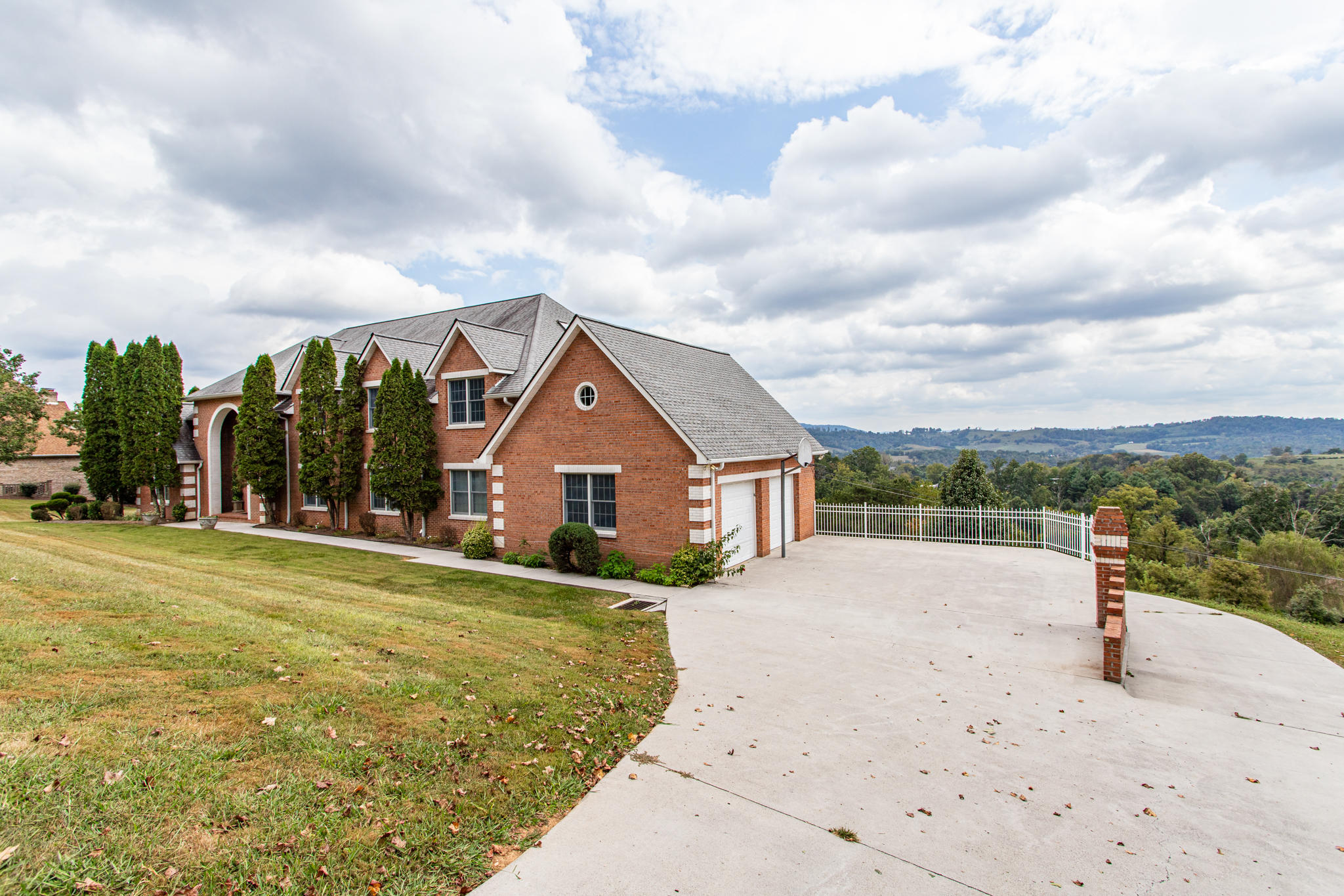 275 Bello Road Tazewell, TN 37879 - Photo 3 of 39 275Bello-1