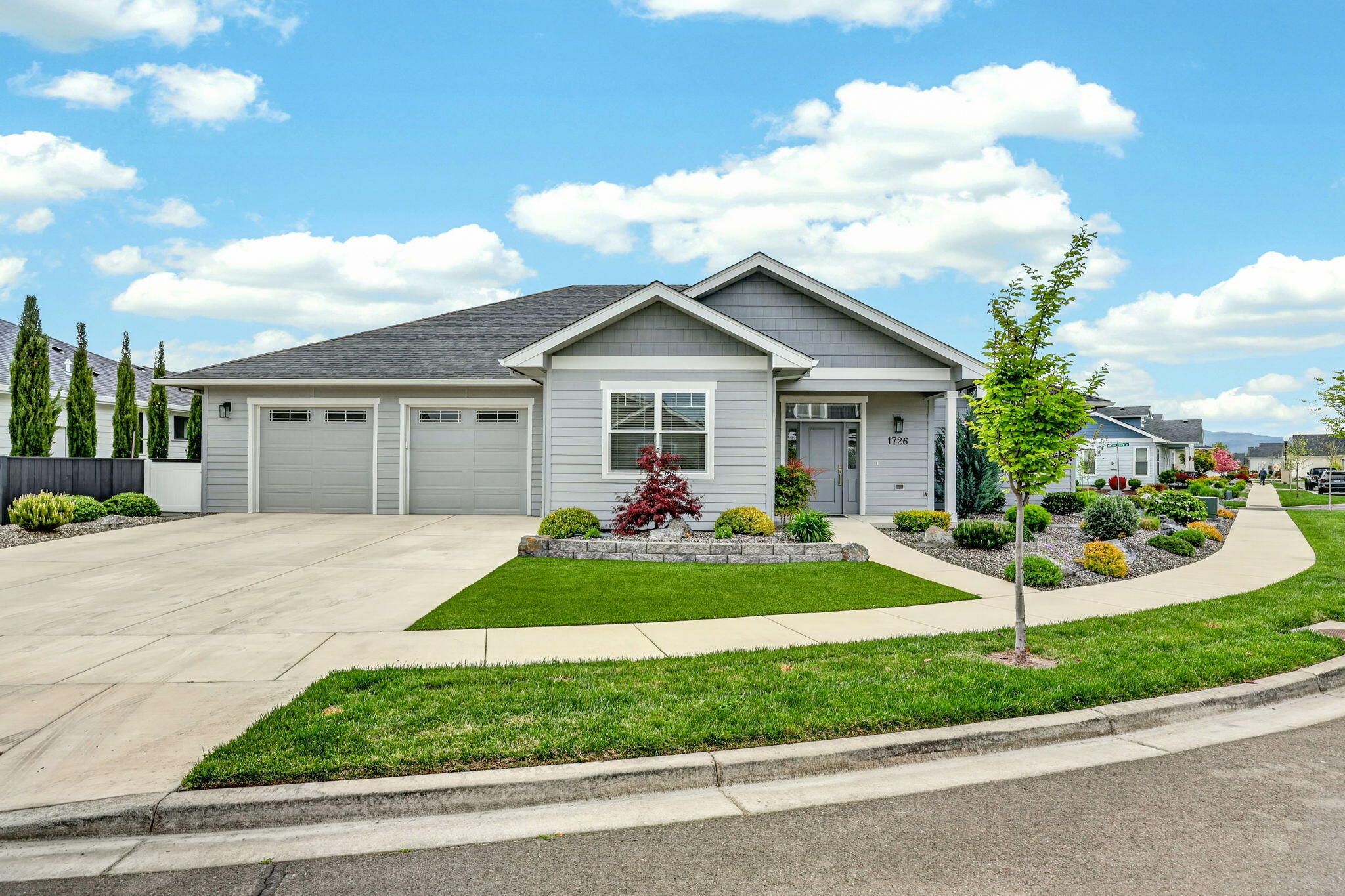 1726 River Run Street Central Point, OR 97502 - Photo 1 of 58