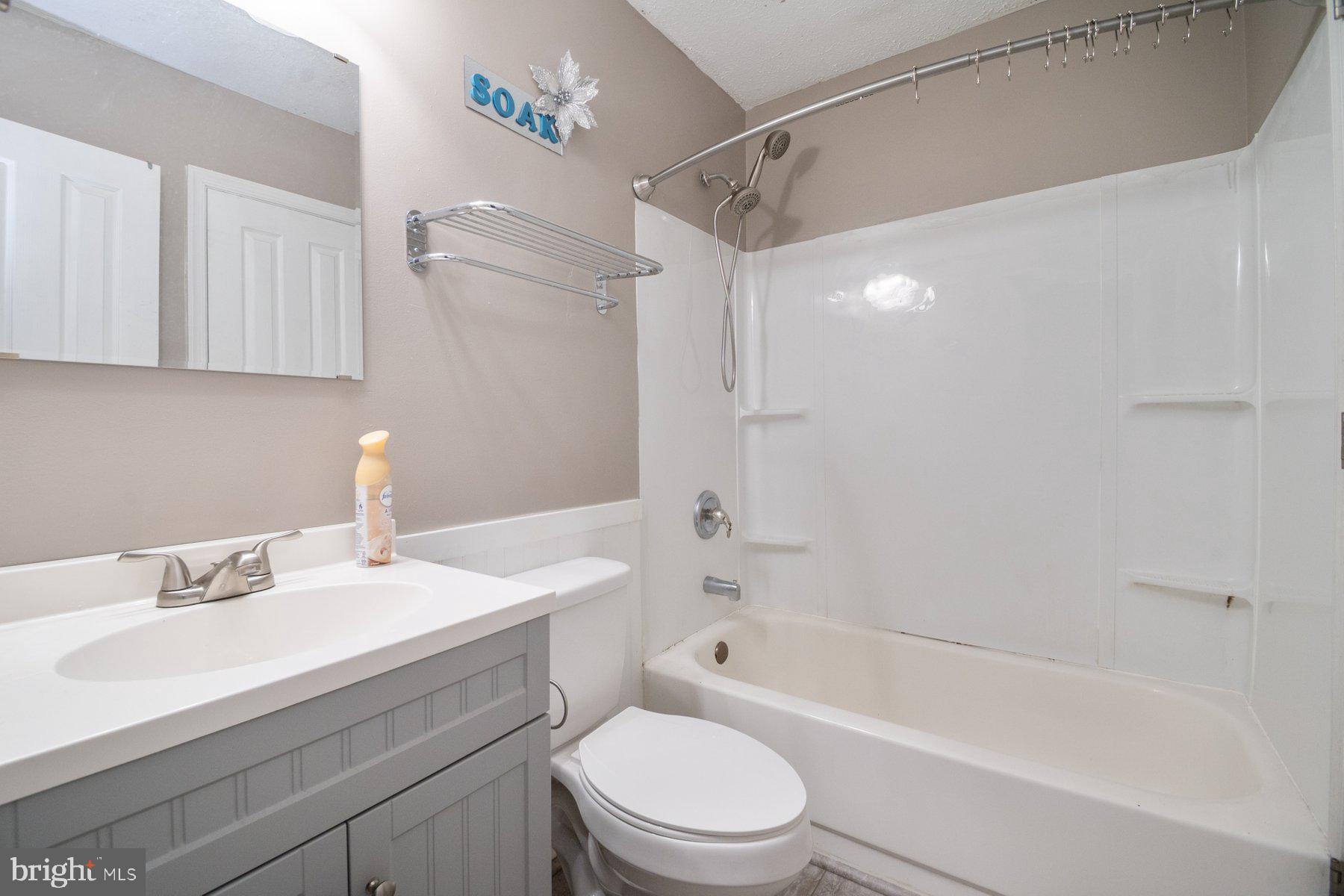 3902 Hunt Harbor Road Middle River, MD 21220 - Photo 19 of 25