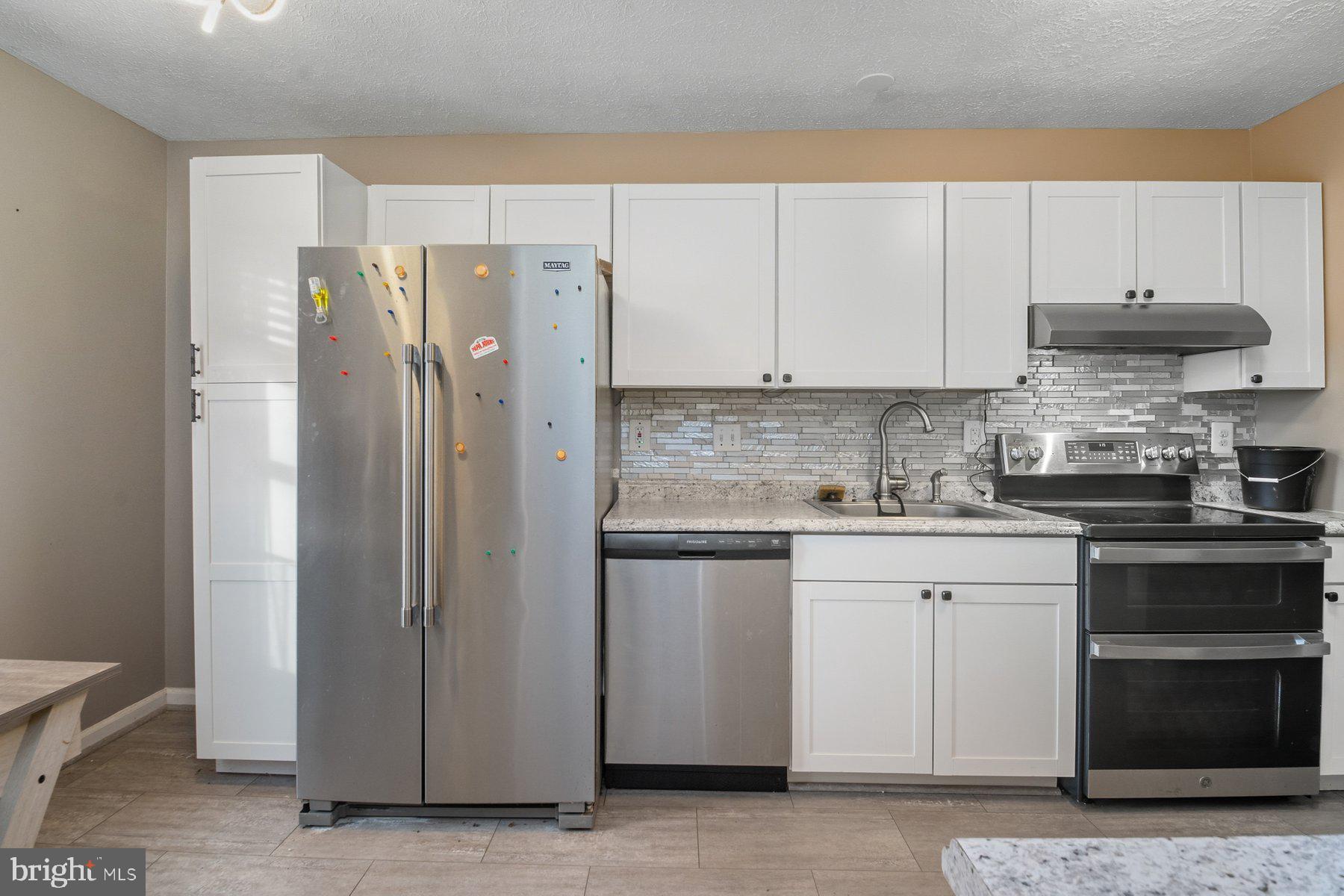 3902 Hunt Harbor Road Middle River, MD 21220 - Photo 3 of 25