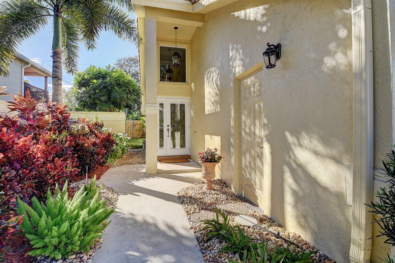 1322 Southwest 3rd Street Boca Raton, FL 33486 - Photo 3 of 38 Entrance