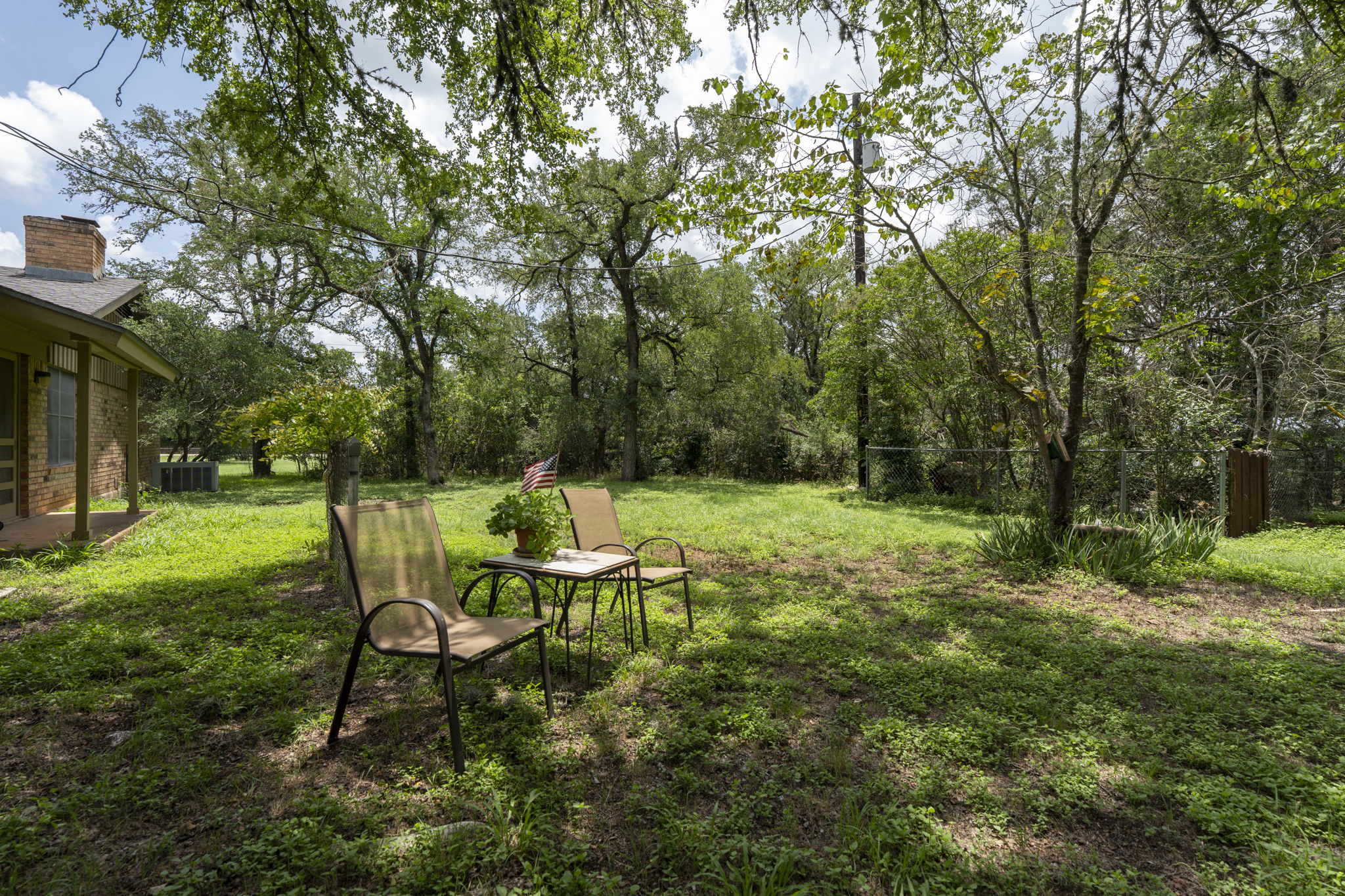 3511 Wyldwood Road Austin, TX 78739 - Photo 7 of 40 View of green lawn