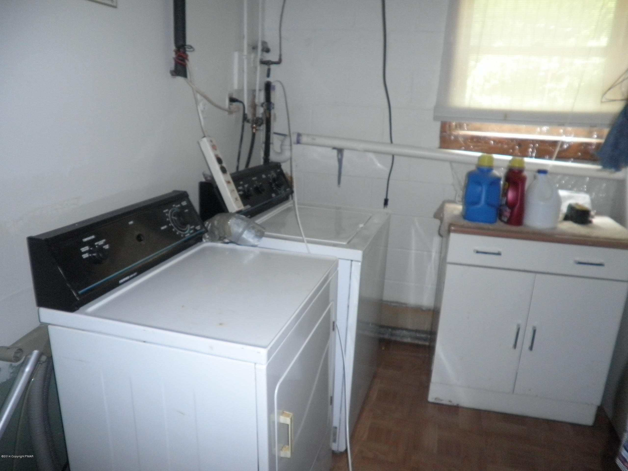 84 West Chipmunk Road Bushkill, PA 18324 - Photo 15 of 26 laundry room