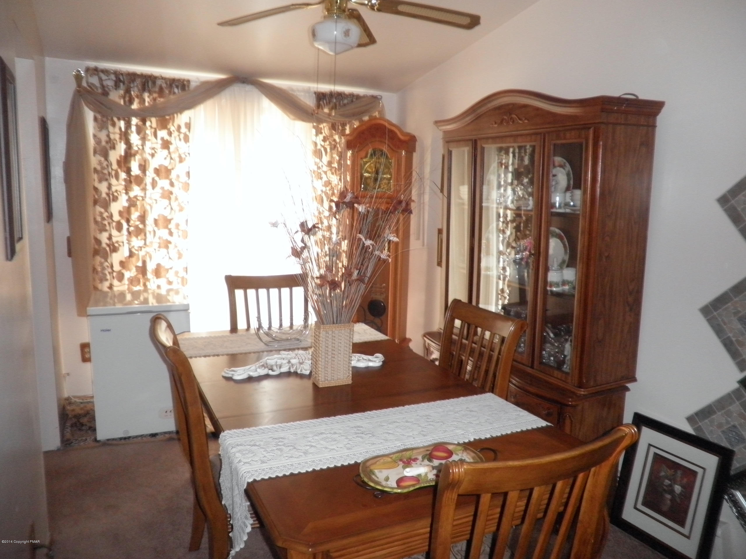 84 West Chipmunk Road Bushkill, PA 18324 - Photo 10 of 26 dining room