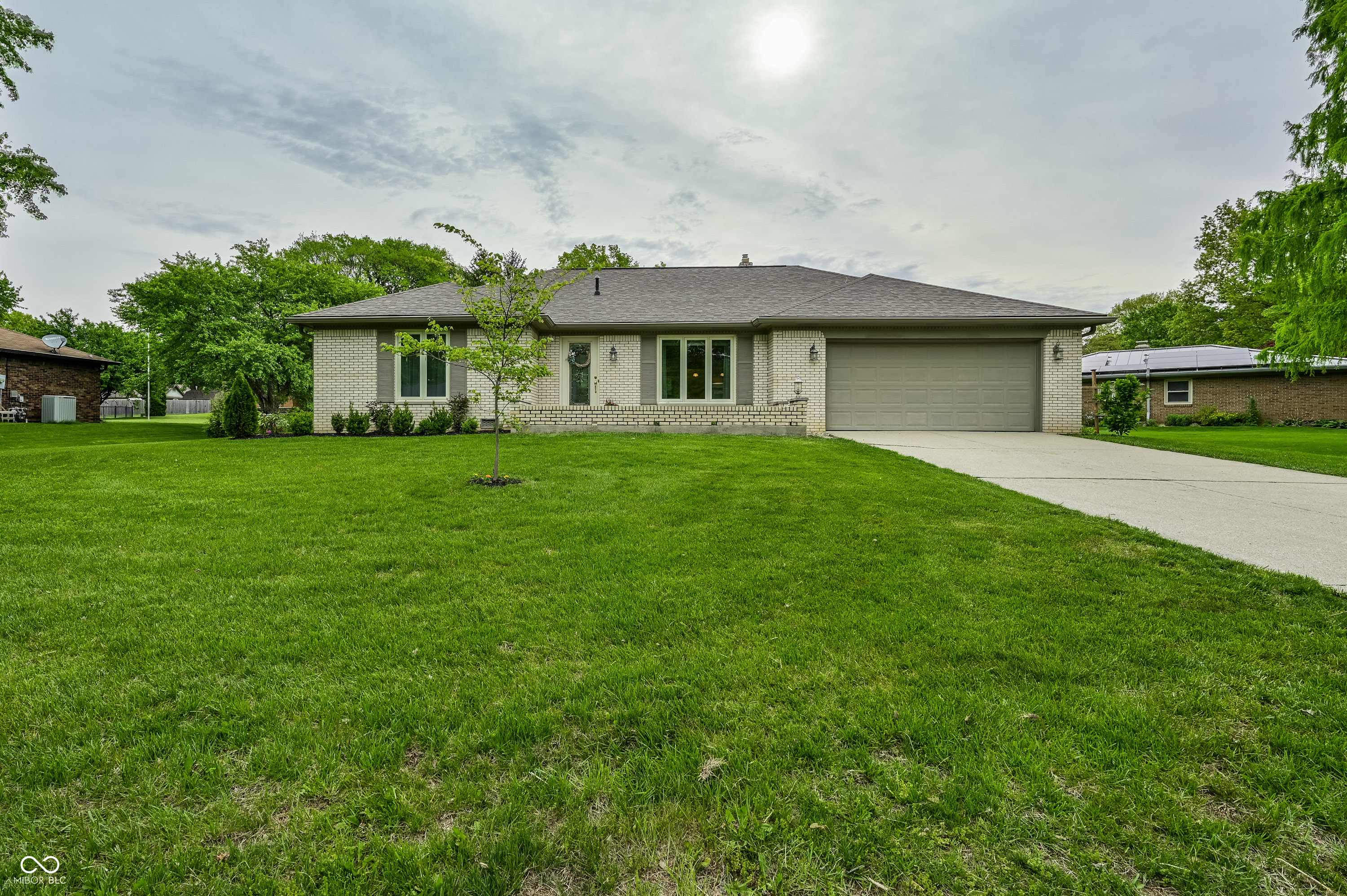 625 Valley Way Road Greenwood, IN 46142 - Photo 1 of 29 Gallery Image 1