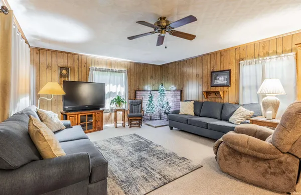 $124,900 | 321 East Chestnut Street, Boonville, IN 47601