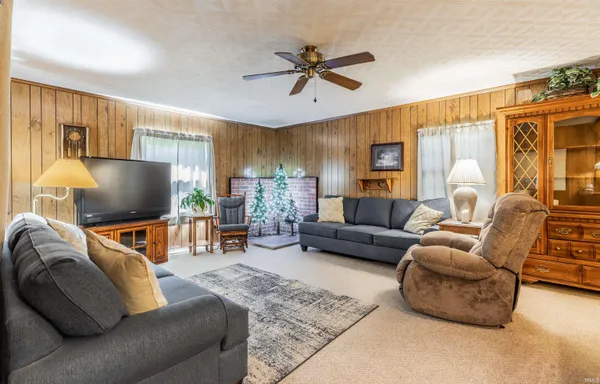 $124,900 | 321 East Chestnut Street, Boonville, IN 47601