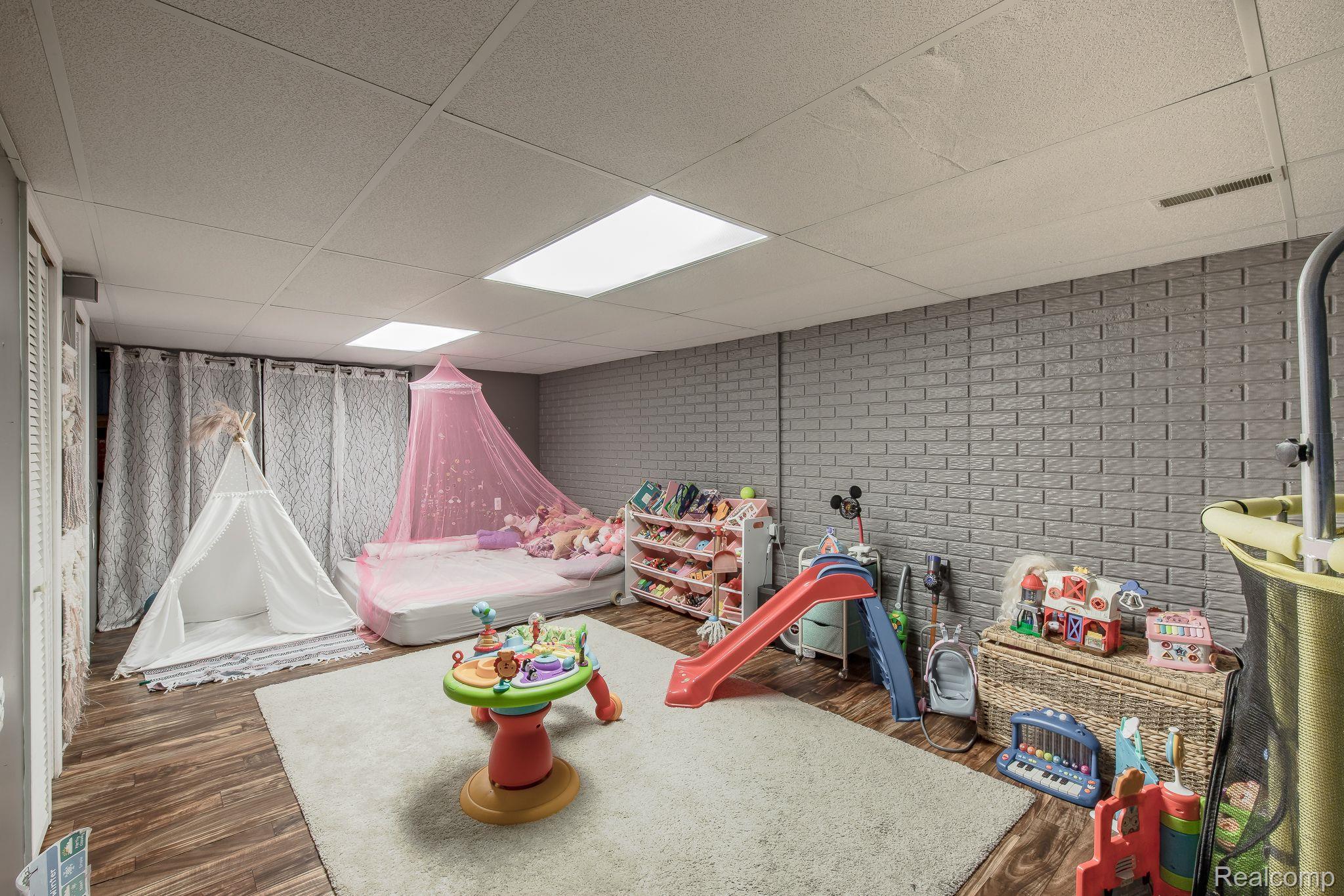 2467 Bull Run Road Oxford, MI 48371 - Photo 25 of 41 Gallery Image 25