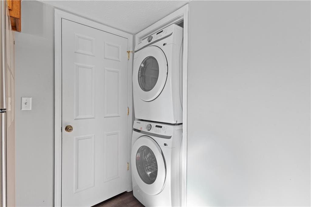 284 Oak Ridge Auburn, GA 30011 - Photo 10 of 13 a utility room with dryer and washer