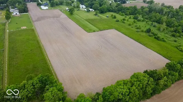 $220,000 | 8202 South 300 East, Markleville, IN 46056