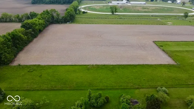 $220,000 | 8202 South 300 East, Markleville, IN 46056