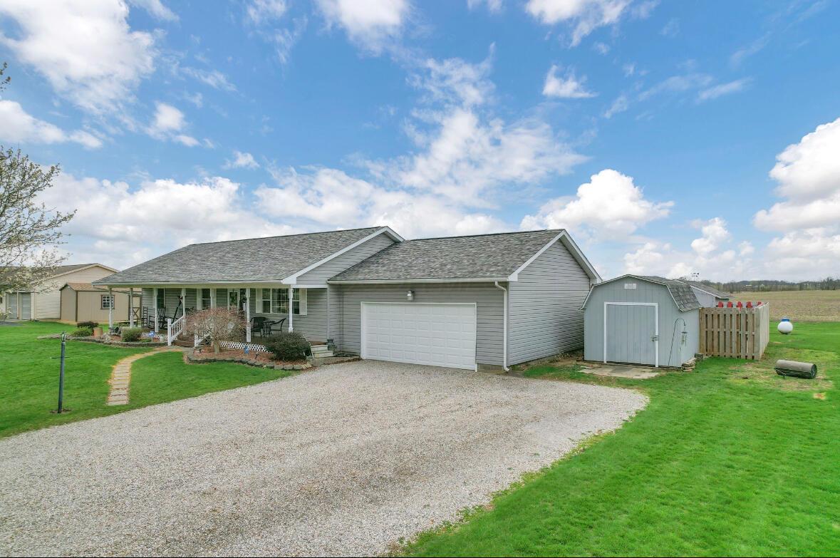 7043 Justus Road Southwest Stoutsville, OH 43154 - Photo 2 of 54 IMG_5396