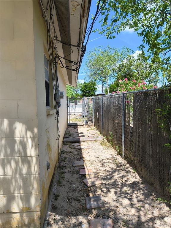 165 North Kennedy Street Rio Grande City, TX 78582 - Photo 13 of 19