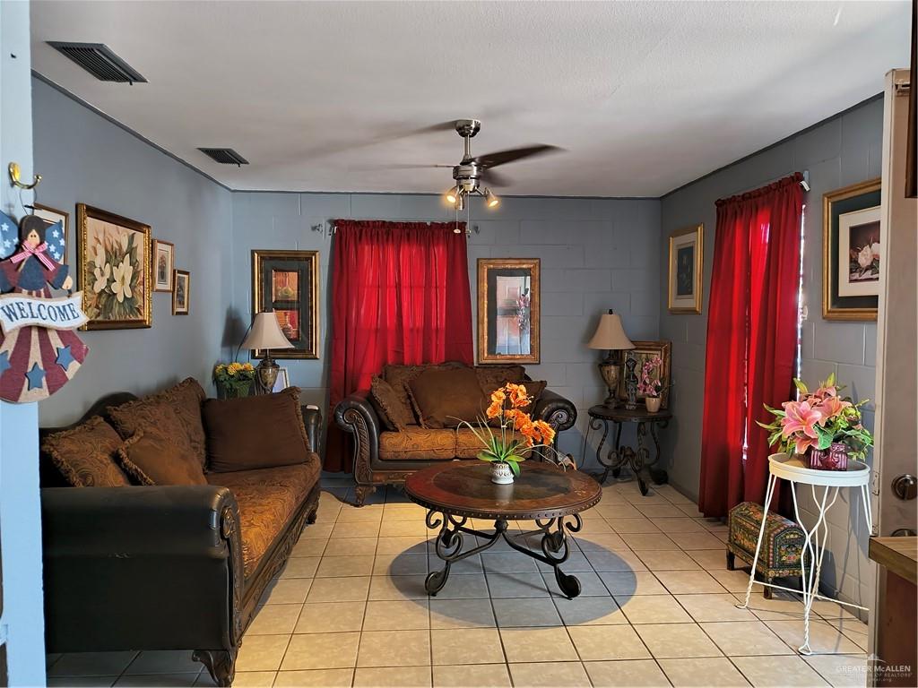 165 North Kennedy Street Rio Grande City, TX 78582 - Photo 3 of 19