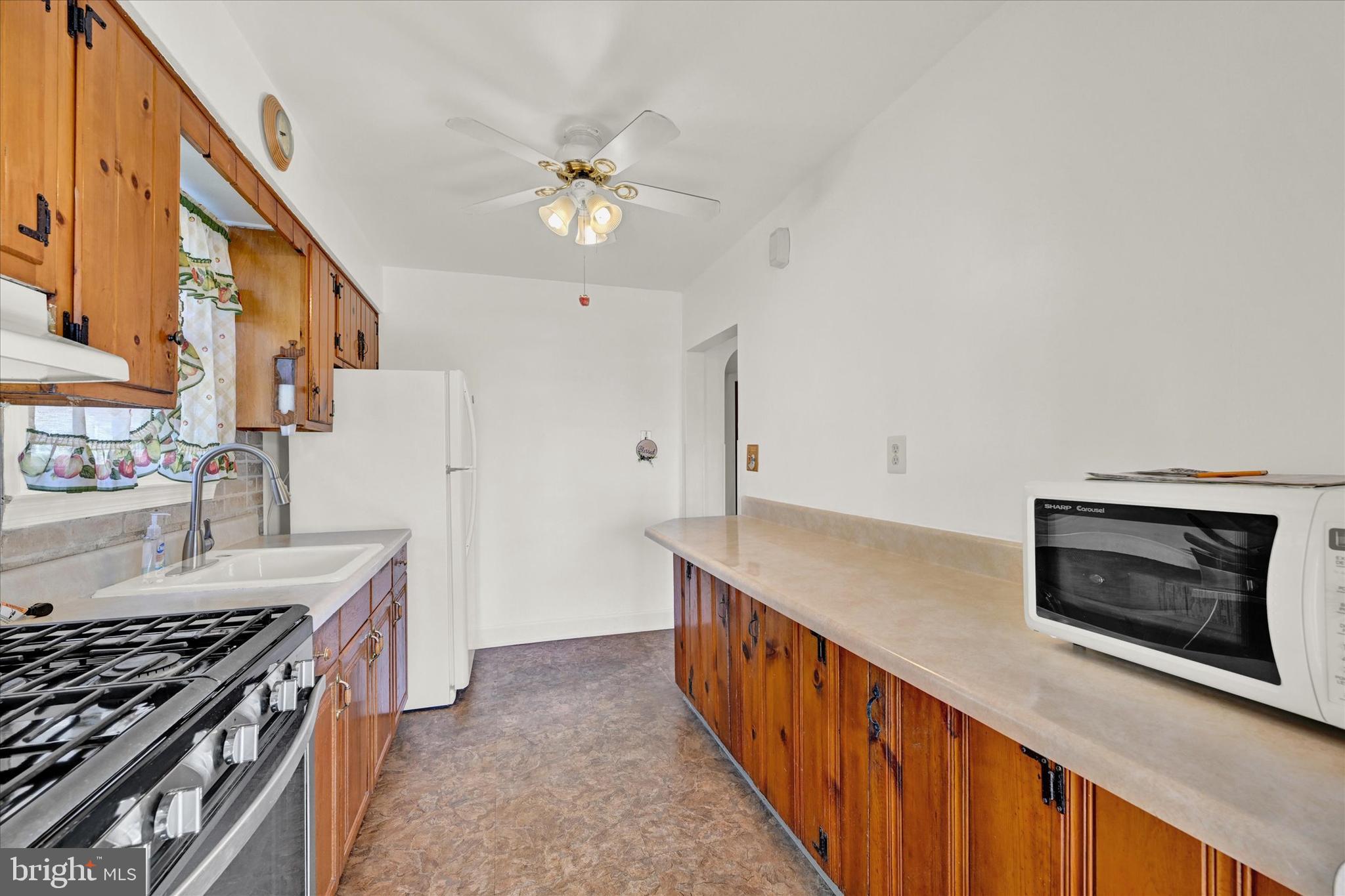 1807 Forrest Road Parkville, MD 21234 - Photo 11 of 31 Gallery Image 11