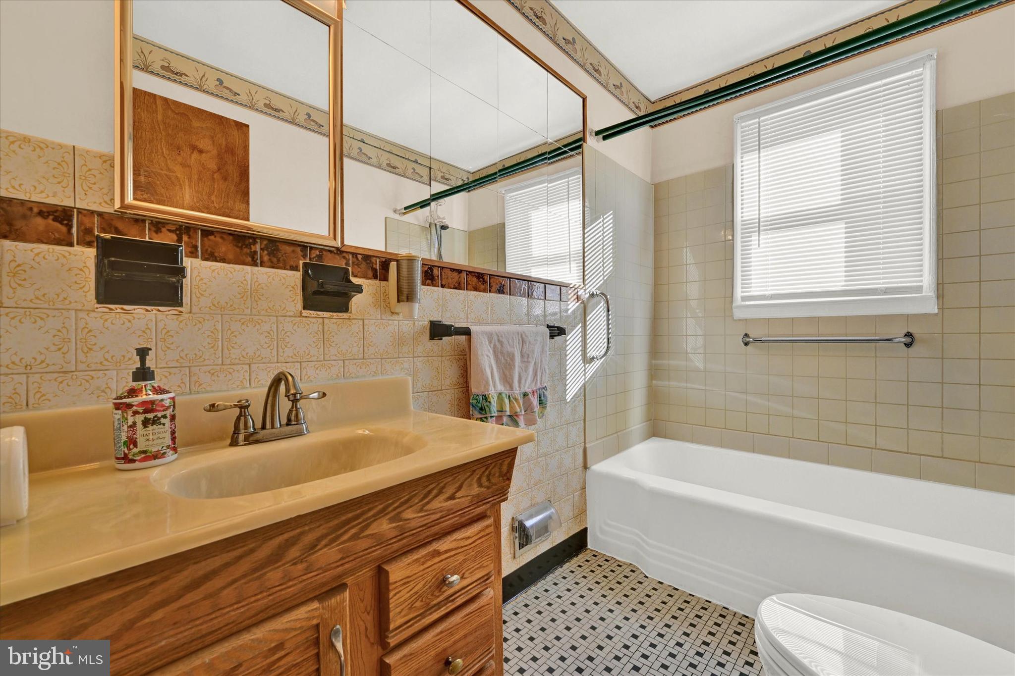 1807 Forrest Road Parkville, MD 21234 - Photo 17 of 31 first floor bathroom