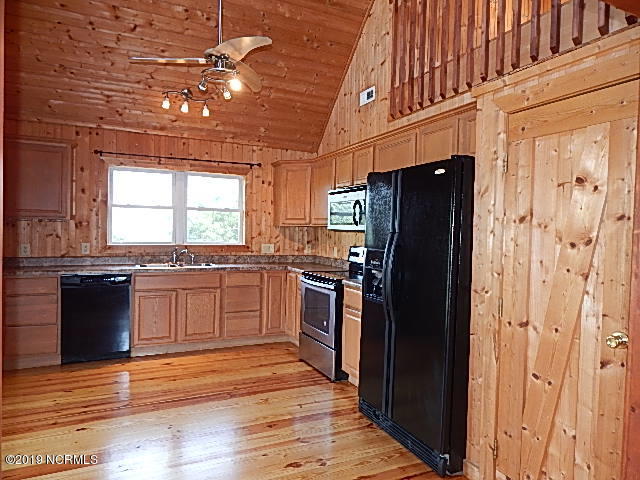 232 Pilchers Branch Road Holly Ridge, NC 28445 - Photo 8 of 40 Kitchen