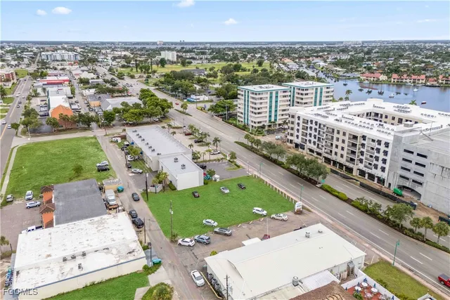 $1,300,000 | 429 Cape Coral Parkway East, Cape Coral, FL 33904