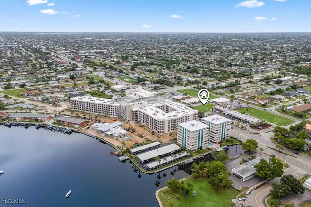 $1,300,000 | 429 Cape Coral Parkway East, Cape Coral, FL 33904