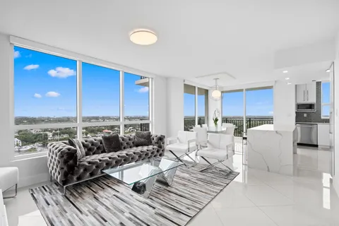 $795,000 | 600 West Las Olas Boulevard, Unit 1712N, Fort Lauderdale, FL 33312