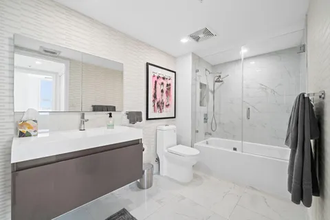 $795,000 | 600 West Las Olas Boulevard, Unit 1712N, Fort Lauderdale, FL 33312