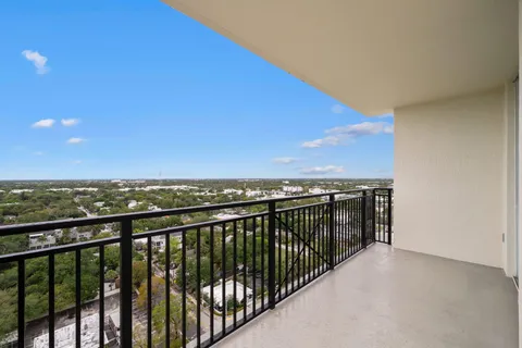 $795,000 | 600 West Las Olas Boulevard, Unit 1712N, Fort Lauderdale, FL 33312