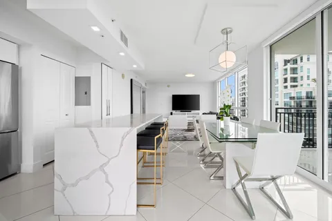 $795,000 | 600 West Las Olas Boulevard, Unit 1712N, Fort Lauderdale, FL 33312