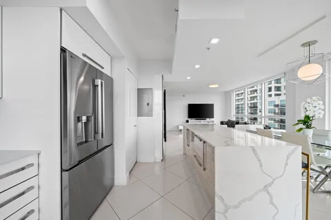 $795,000 | 600 West Las Olas Boulevard, Unit 1712N, Fort Lauderdale, FL 33312