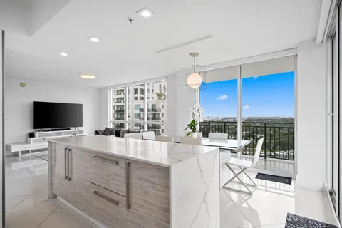 $795,000 | 600 West Las Olas Boulevard, Unit 1712N, Fort Lauderdale, FL 33312