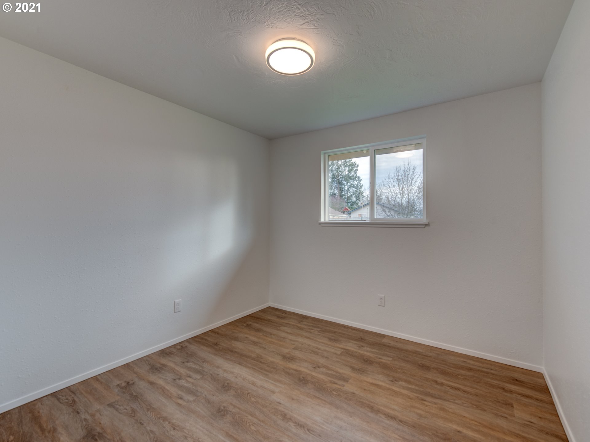 5075 E Street Springfield, OR 97478 - Photo 14 of 19