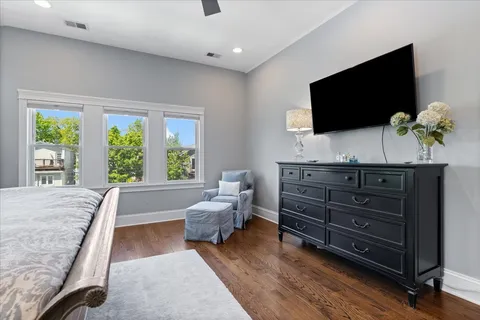 $1,300,000 | 4320 North Whipple Street, Chicago, IL 60618